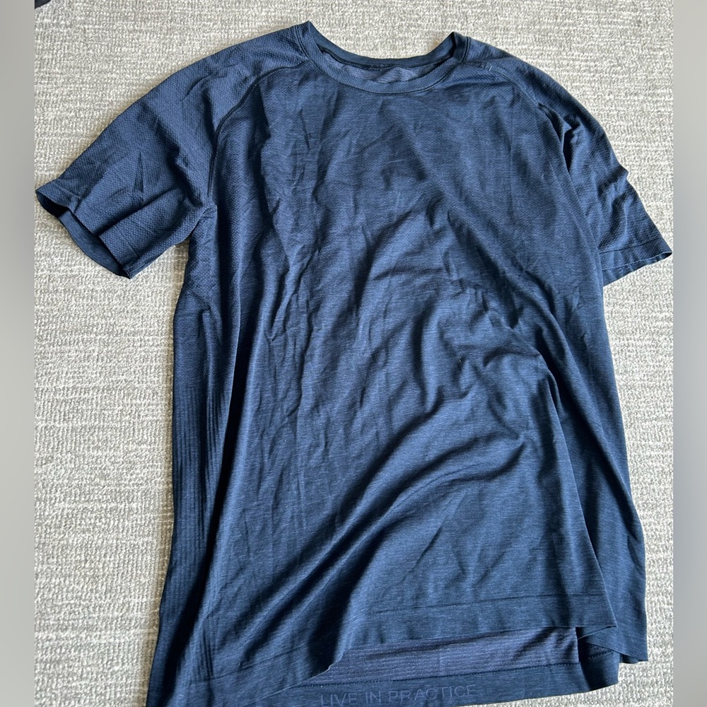 Men’s LULULEMON XL athletic shirt